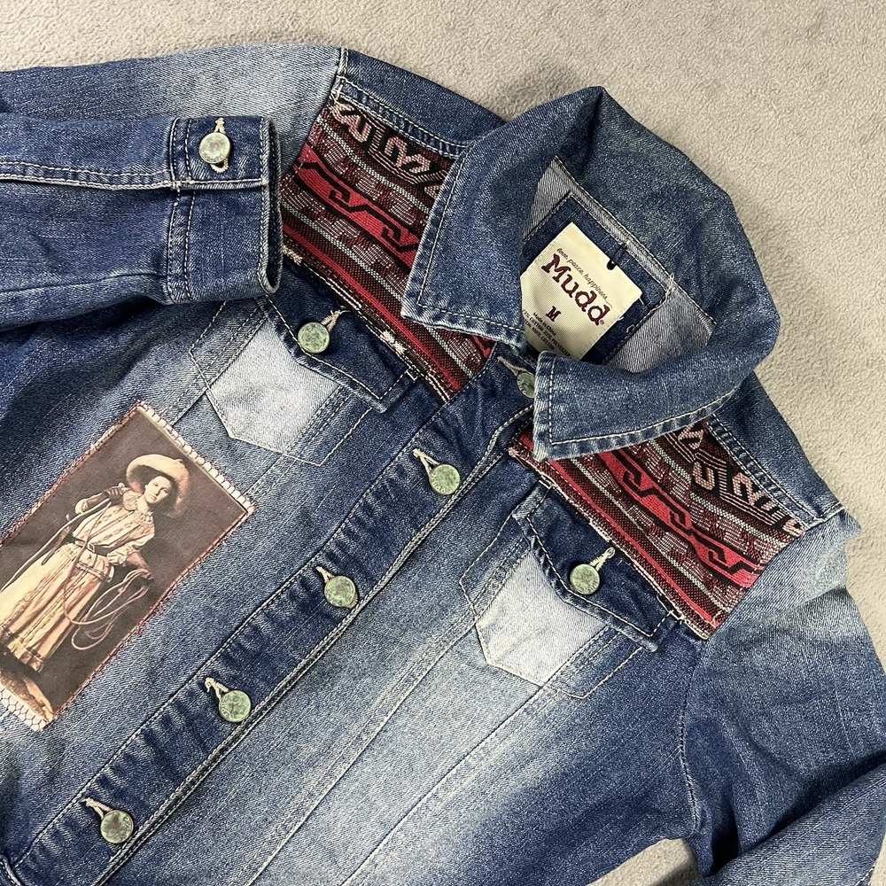 Mudd Women's Blue Denim Trucker Jacket Navajo/Aztec Blanket Shoulders size M